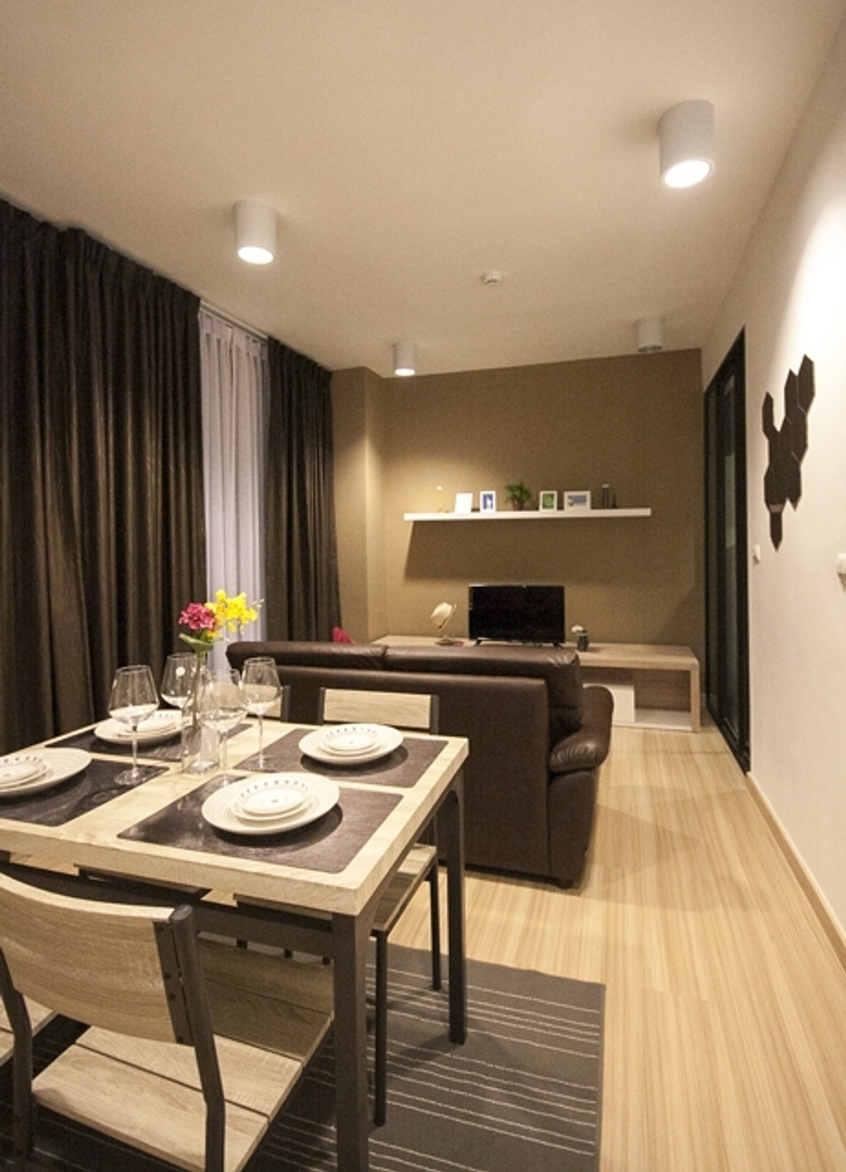 Chateau In Town Ratchada 10 / 2 Bedrooms (SALE WITH TENANT), ชาโตว์ อินทาวน์ รัชดา 10 / 2 ห้องนอน (ขายพร้อมผู้เช่า) TARN104