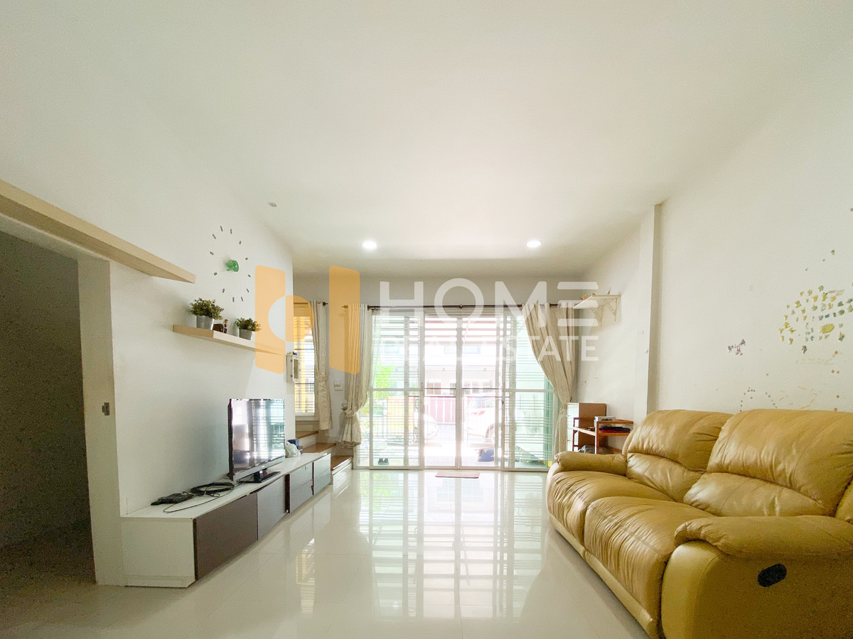 ทาวน์โฮม บ้านกลางเมือง เอสเซ้นส์ สาทร - ตากสิน 2 / 4 ห้องนอน (ขาย), Baan Klang Muang Sathorn - Taksin 2 / Townhome 4 Bedrooms (FOR SALE) BALL056