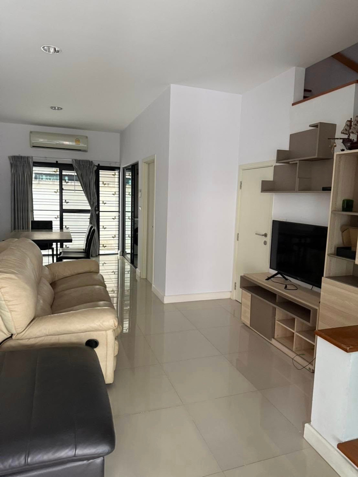 ทาวน์โฮม ฟลอรา วงศ์สว่าง / 3 ห้องนอน (ขาย), Flora Wongsawang / Townhome 3 Bedrooms (FOR SALE) FRUNC008