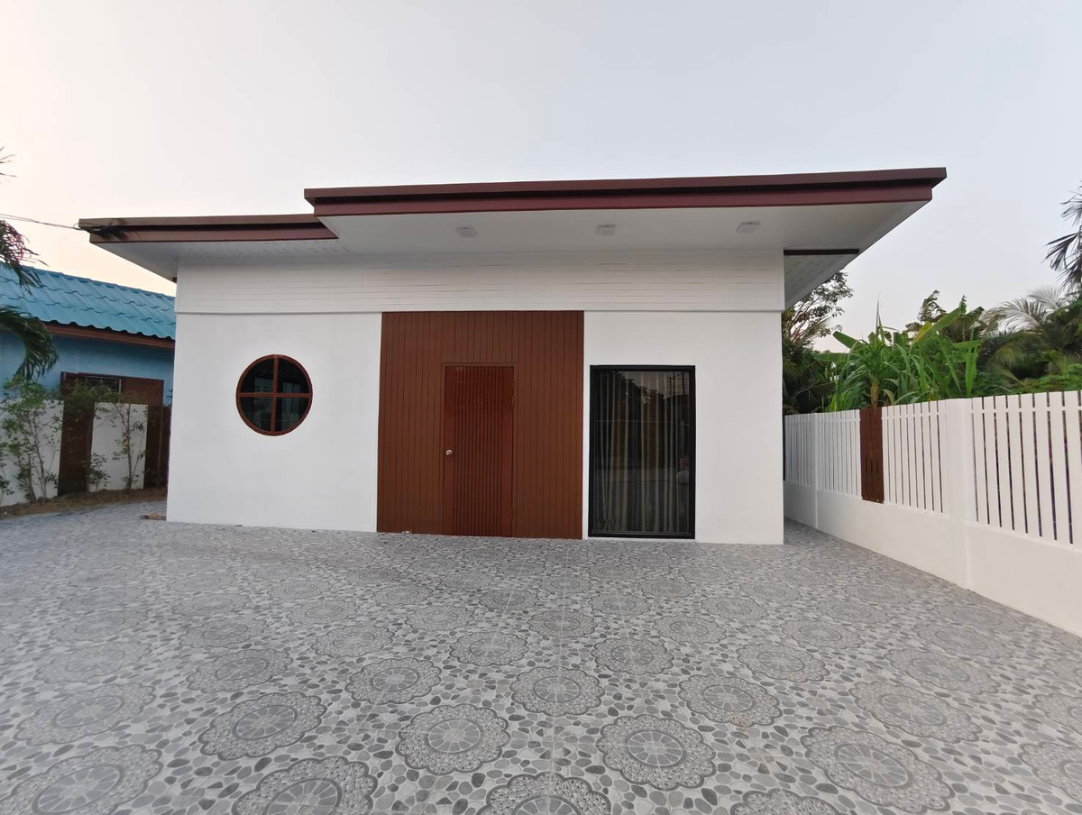 บ้านพร้อมที่ดิน ซอยเทศบาล 1 / 3 ห้องนอน (ขาย), House with land in Soi Tesaban 1 / 3 Bedrooms (FOR SALE) AM020