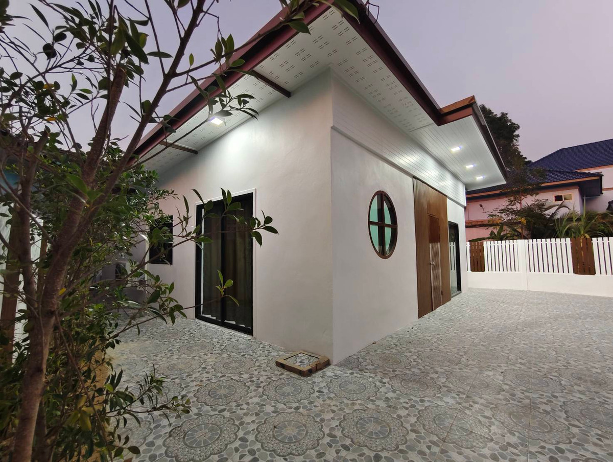 บ้านพร้อมที่ดิน ซอยเทศบาล 1 / 3 ห้องนอน (ขาย), House with land in Soi Tesaban 1 / 3 Bedrooms (FOR SALE) AM020