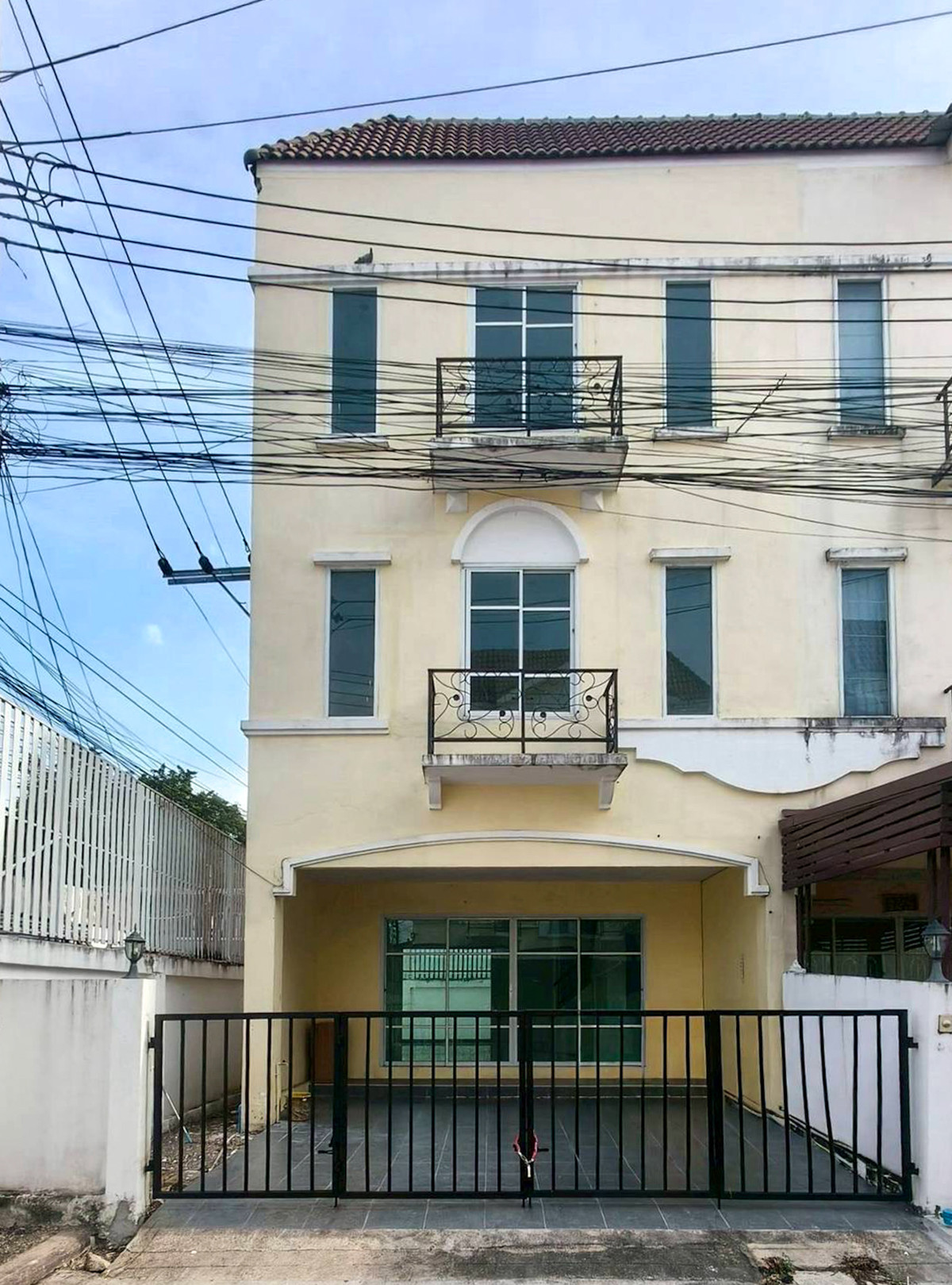 ทาวน์โฮม เดอะ เบทโต้ เอกชัย - กัลปพฤกษ์ / 3 ห้องนอน (ขาย), The Beato Ekachai - Kanlapaphruek / Townhome 3 Bedrooms (FOR SALE) BALL220