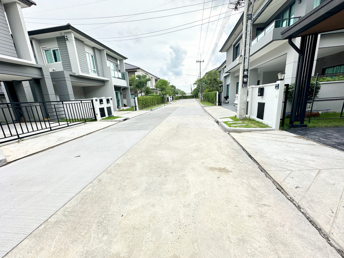 เซนโทร พหลฯ - วิภาวดี 2 / 4 ห้องนอน (เช่า), Centro Phahol - Vibhavadi 2 / 4 Bedrooms (FOR RENT) FRUNC011