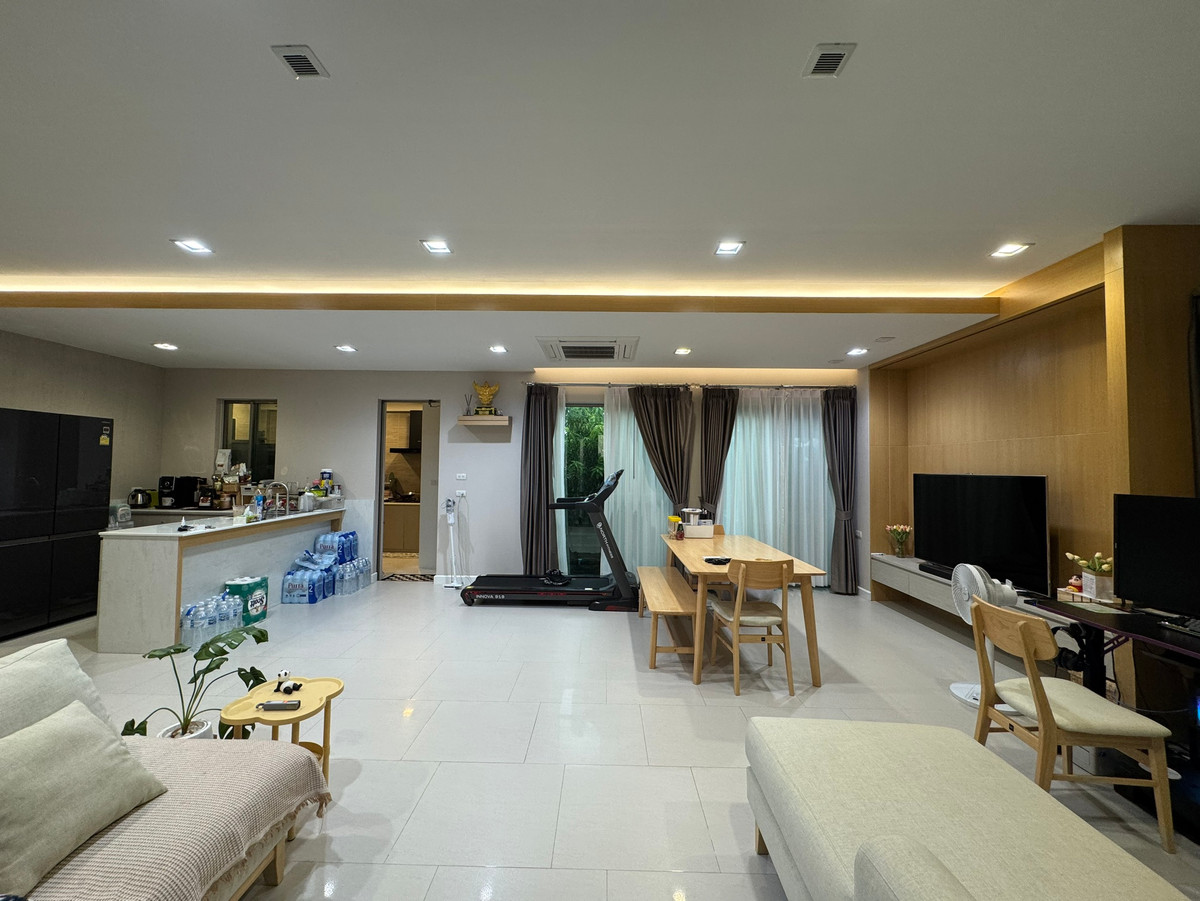 บ้านเดี่ยว ซอยเคหะร่มเกล้า 74 / 3 ห้องนอน (ขาย), Detached House Soi Keha Romklao 74 / 3 Bedrooms (FOR SALE) BZD107