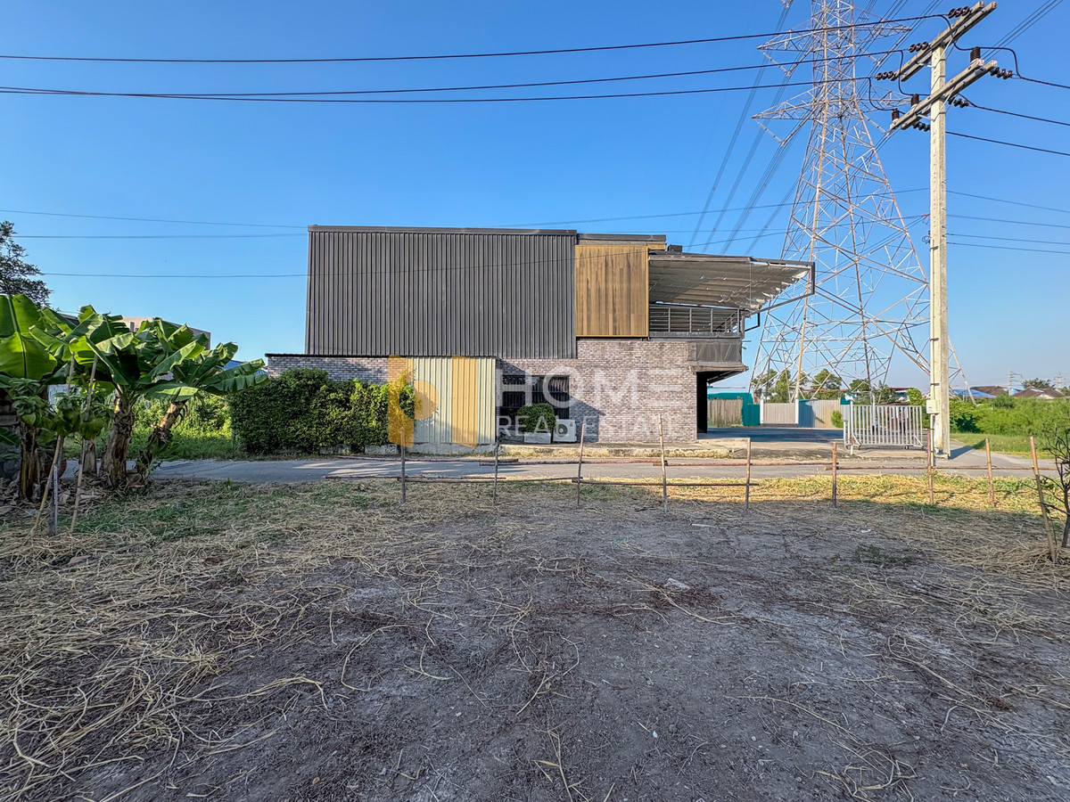 ที่ดินพร้อมสิ่งปลูกสร้าง ซอยร่วมสุข 5/6 / (ขาย), Land with Building Soi Ruamsuk 5/6 / (FOR SALE) TPM311