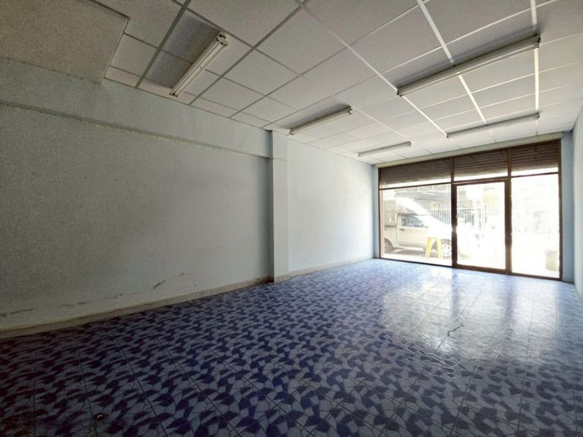 อาคารพาณิชย์ ศรีราชาแลนด์ 1 / 3 ห้องนอน (ขาย), Commercial Building Sriracha Land 1 / 3 Bedrooms (FOR SALE) YEAN084