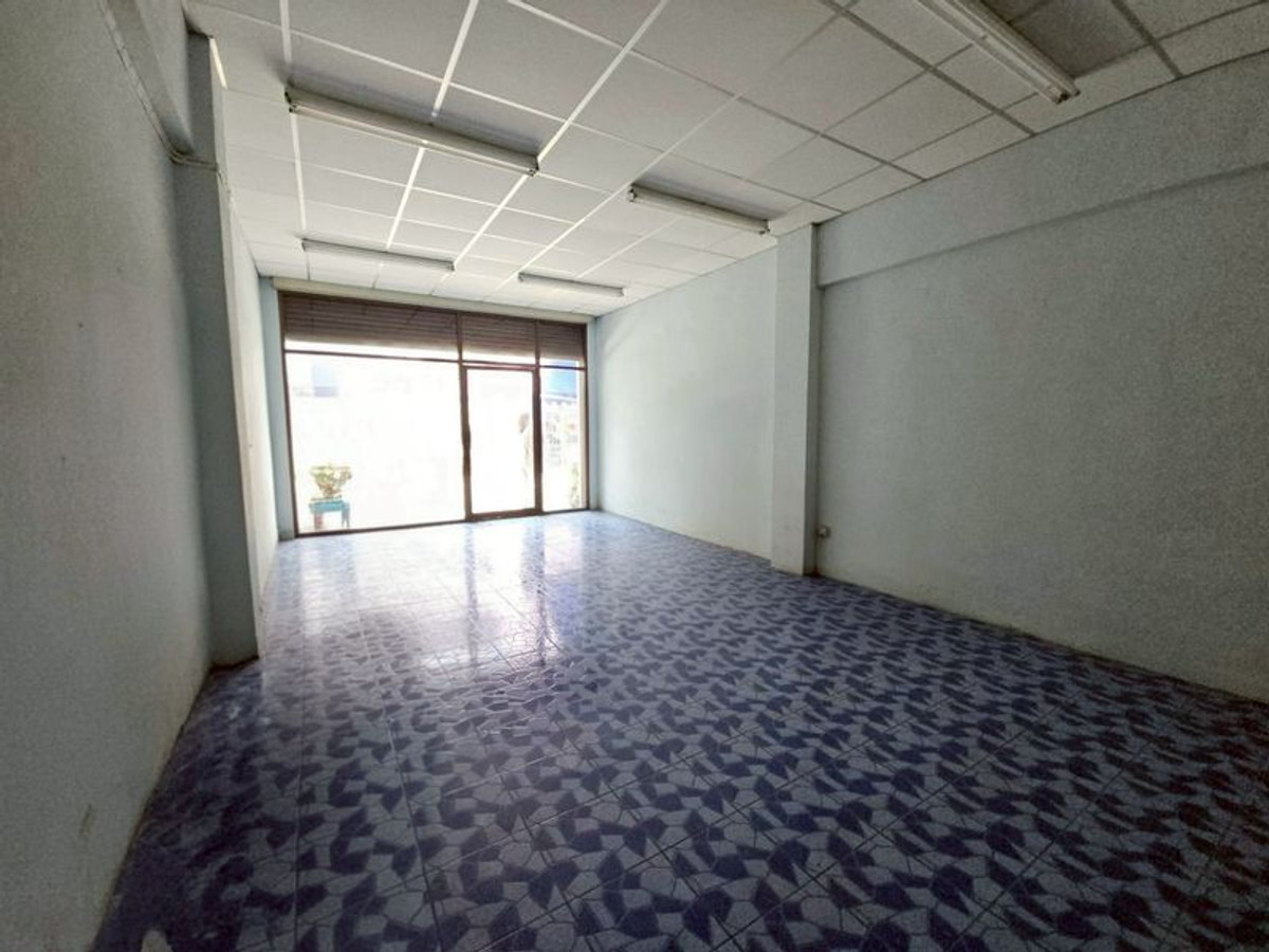 อาคารพาณิชย์ ศรีราชาแลนด์ 1 / 3 ห้องนอน (ขาย), Commercial Building Sriracha Land 1 / 3 Bedrooms (FOR SALE) YEAN084