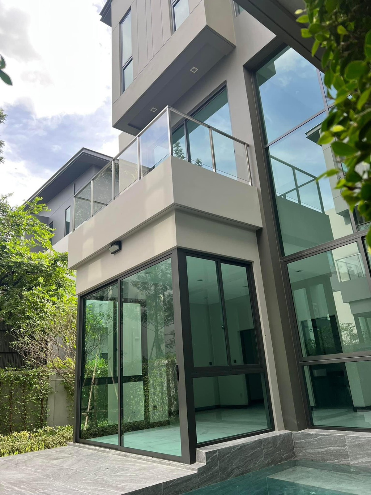 แกรนด์ บางกอก บูเลอวาร์ด ราชพฤกษ์ - พระราม 5 / 4 ห้องนอน (ขาย), Grand Bangkok Boulevard Ratchaphruek - Rama 5 / 4 Bedrooms (FOR SALE) AOM037