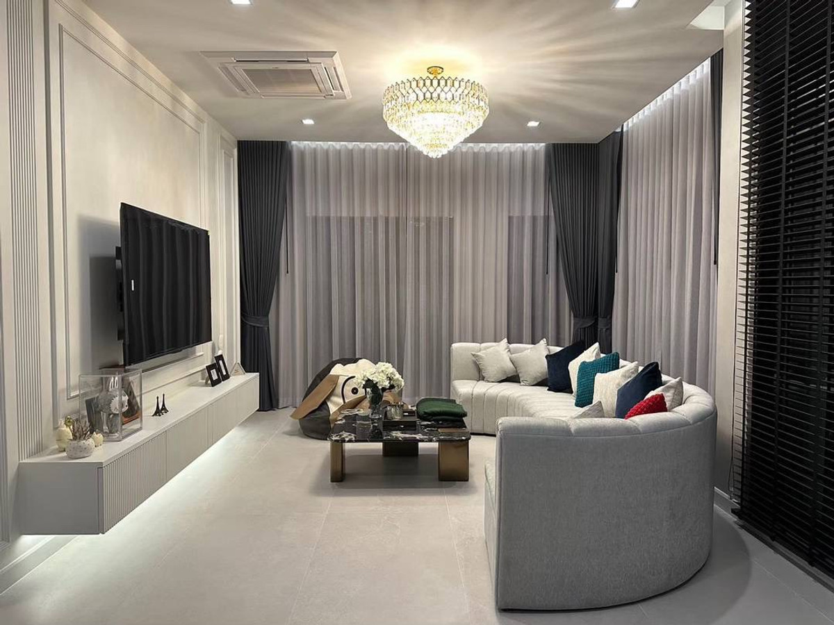 บ้านเดี่ยว แกรนด์ บางกอก บูเลอวาร์ด กรุงเทพกรีฑา / 5 ห้องนอน (เช่า), Grand Bangkok Boulevard Krungthepkreetha / Detached House 5 Bedrooms (FOR RENT) BZD122