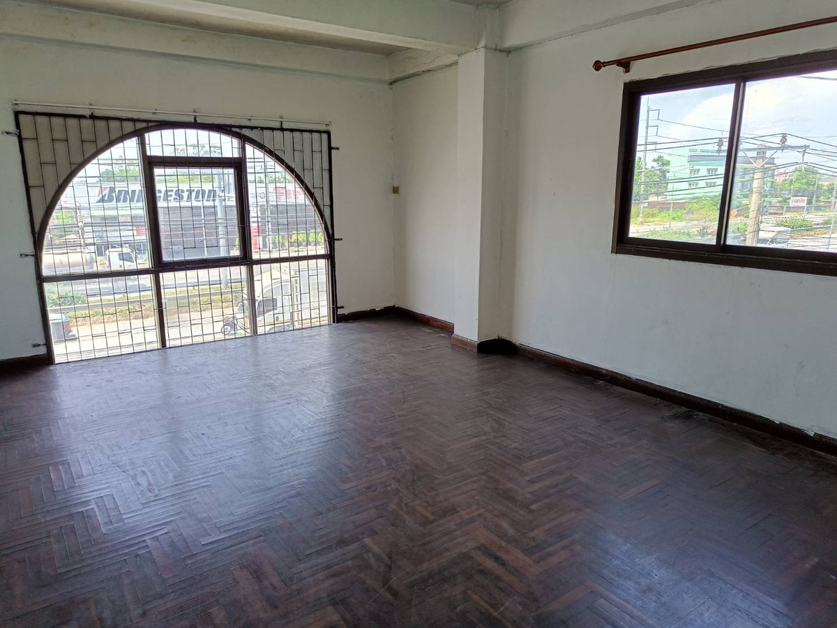 อาคารพาณิชย์ 2 คูหา ติดถนนบายพาส ชลบุรี / 3 ชั้น (ขาย), Commercial building, 2 units, next to Bypass Road, Chonburi / 3-Storey (FOR SALE) YEAN088