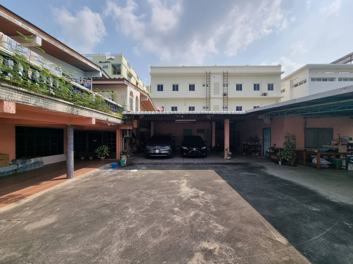 บ้านเดี่ยวเพชรเกษม 78 / 8 ห้องนอน (ขาย), Single house Phetkasem 78 / 8 Bedrooms (FOR SALE) AOM040