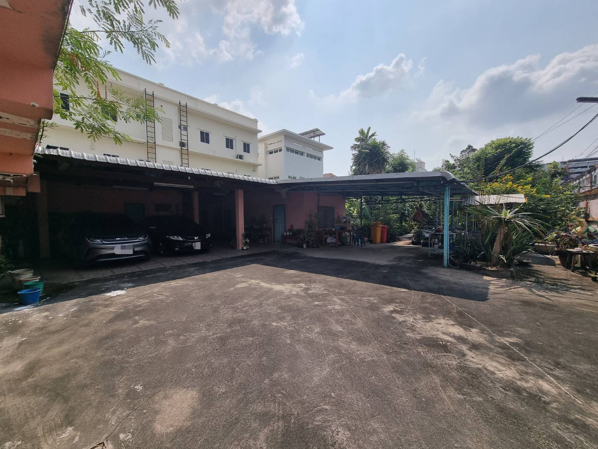 บ้านเดี่ยวเพชรเกษม 78 / 8 ห้องนอน (ขาย), Single house Phetkasem 78 / 8 Bedrooms (FOR SALE) AOM040