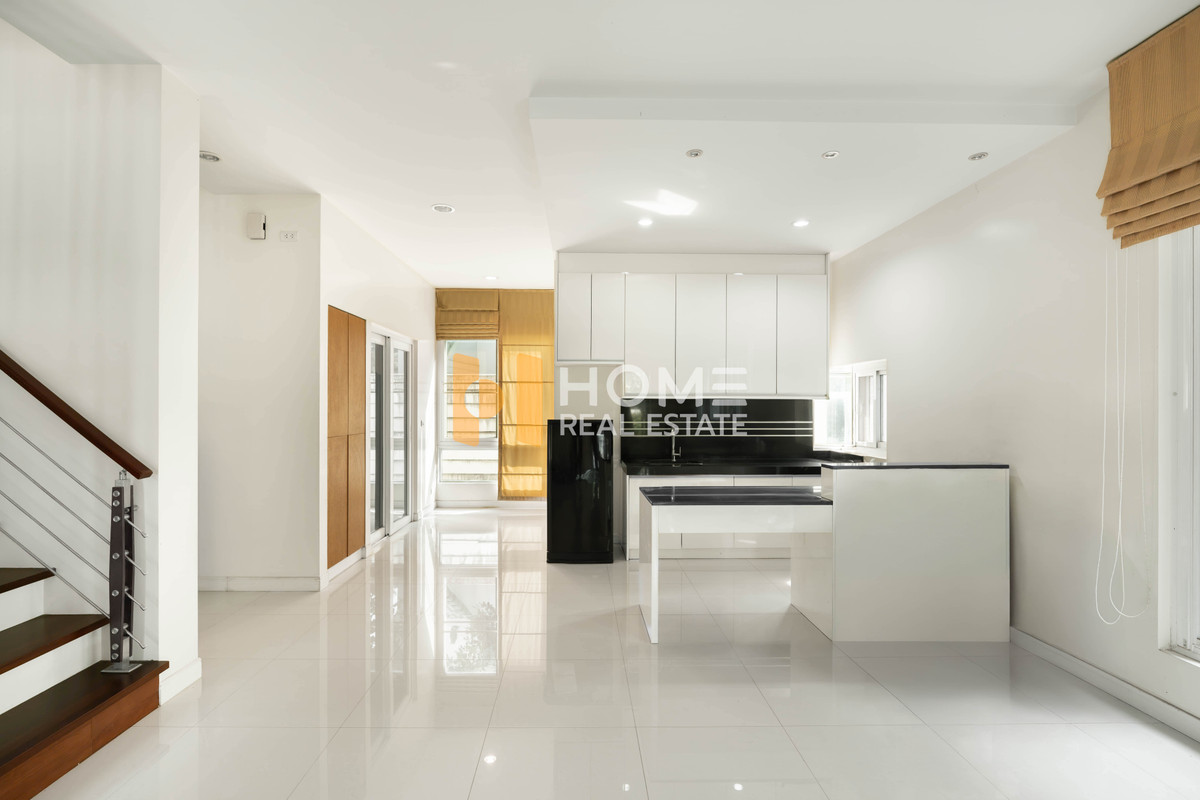 บ้านเดี่ยวใจกลางลาดพร้าว ✨ เดอะ แกลเลอรี่ เฮ้าส์ แพทเทิร์น / 3 ห้องนอน (ขาย), The Gallery House Pattern / 3 Bedrooms (FOR SALE) TPM307