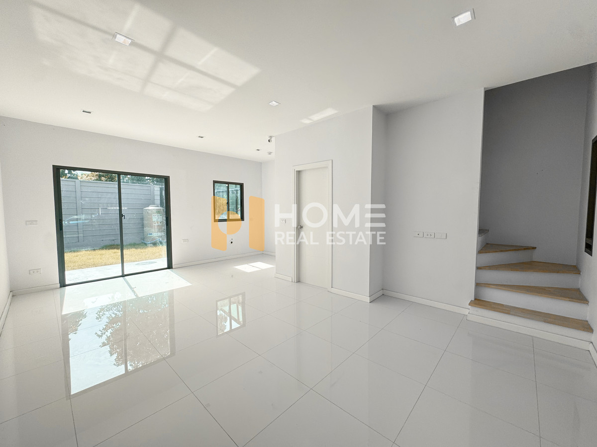 บ้านที่ดินใหญ่ Yield 7-8% 🔥 ไอเจ้นท์ พรีเมียม ทาวน์โฮม พัฒนาการ / 3 ห้องนอน (ขาย), Eigen Premium Townhome Pattanakarn / 3 Bedrooms (FOR SALE) FON263