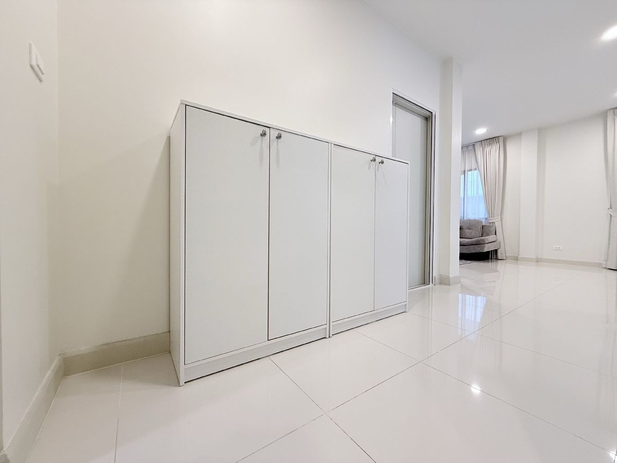 เซนโทร บางนา / 3 ห้องนอน (ขาย), Centro Bangna / 3 Bedrooms (FOR SALE) YOK023