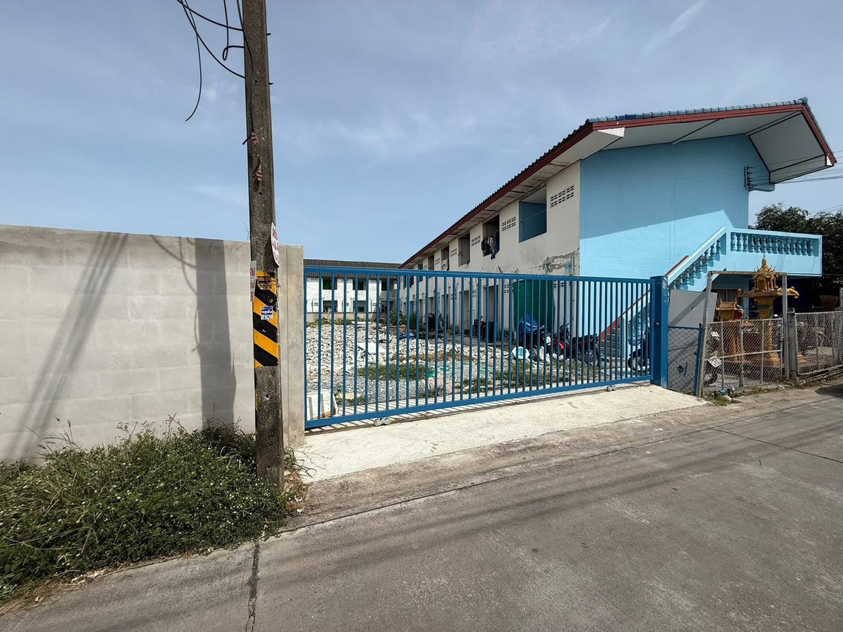 อพาร์ตเมนต์ พร้อมที่ดิน 393 ตารางวา เครือสหพัฒน์ ชลบุรี / 2 ชั้น (ขาย), Apartment with land 393 square wah, Sahapat Group, Chonburi / 2 floors  (FOR SALE) YEAN095