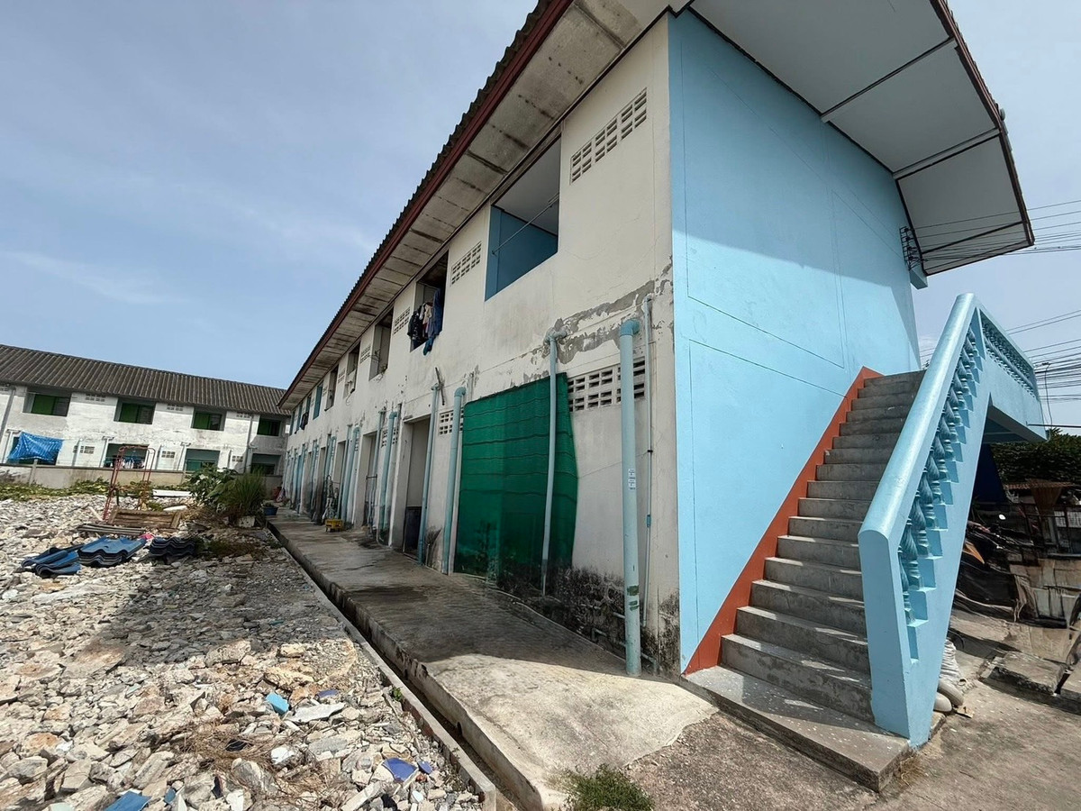 อพาร์ตเมนต์ พร้อมที่ดิน 393 ตารางวา เครือสหพัฒน์ ชลบุรี / 2 ชั้น (ขาย), Apartment with land 393 square wah, Sahapat Group, Chonburi / 2 floors  (FOR SALE) YEAN095