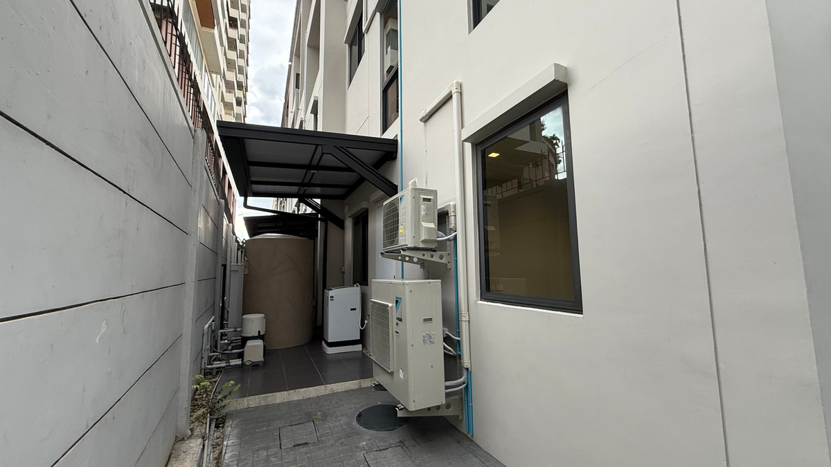 เฮดควอเทอส์ เอกมัย - ลาดพร้าว / 4 ห้องนอน (ขายพร้อมผู้เช่า), Headquarters Ekamai - Ladprao / 4 Bedrooms (SALE WITH TENENT) TPM320