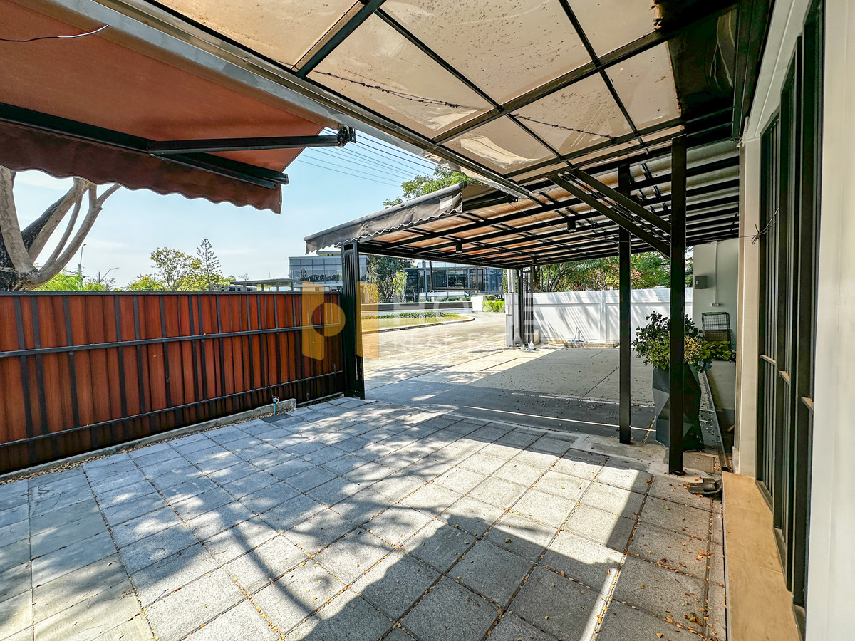 Rare Item! บ้านหน้าทะเลสาบ วิวหลักล้าน 🏞️ มัณฑนา 2 บางนา กม.7 / 4 ห้องนอน (ขาย), Mantana 2 Bangna Km.7 / 4 Bedrooms (FOR SALE) YOK047