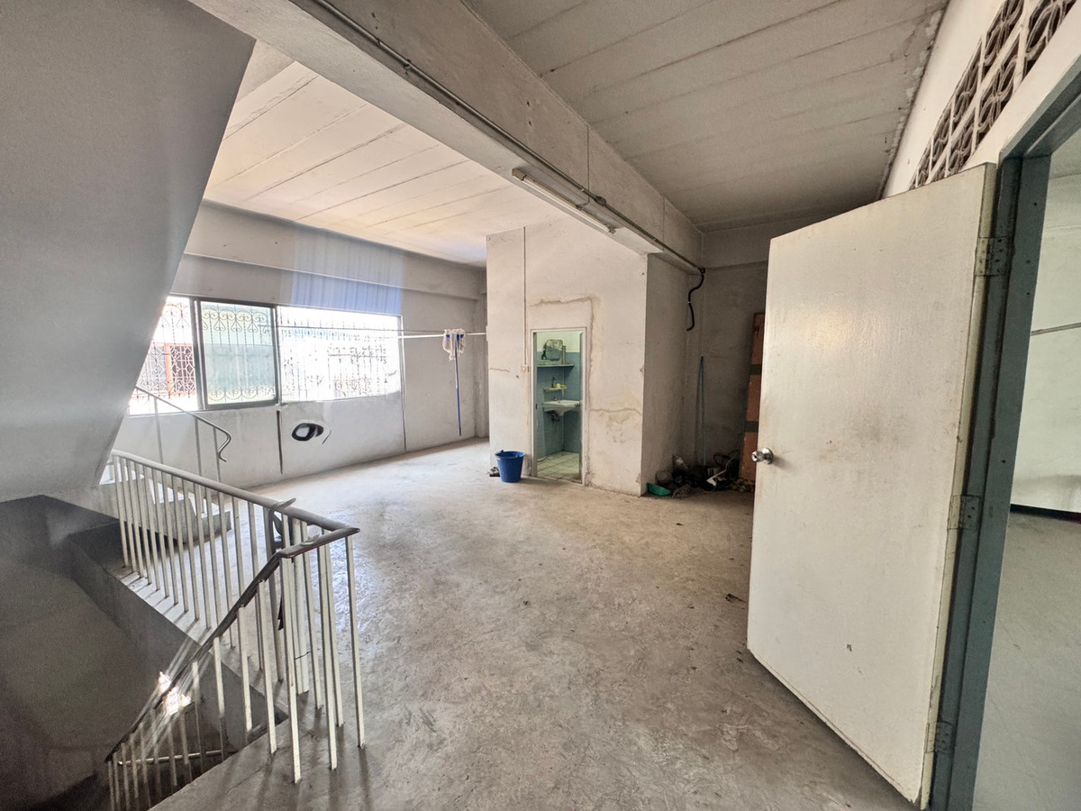 อาคารพาณิชย์ ต.ทุ่งสุขลา อ.ศรีราชา ชลบุรี / 3 ชั้น (ขาย), Commercial building, Sukhumvit Rd, Thung Sukla SD, Si Racha Dist, Chonburi / 3 - Storey (FOR SALE) YEAN103