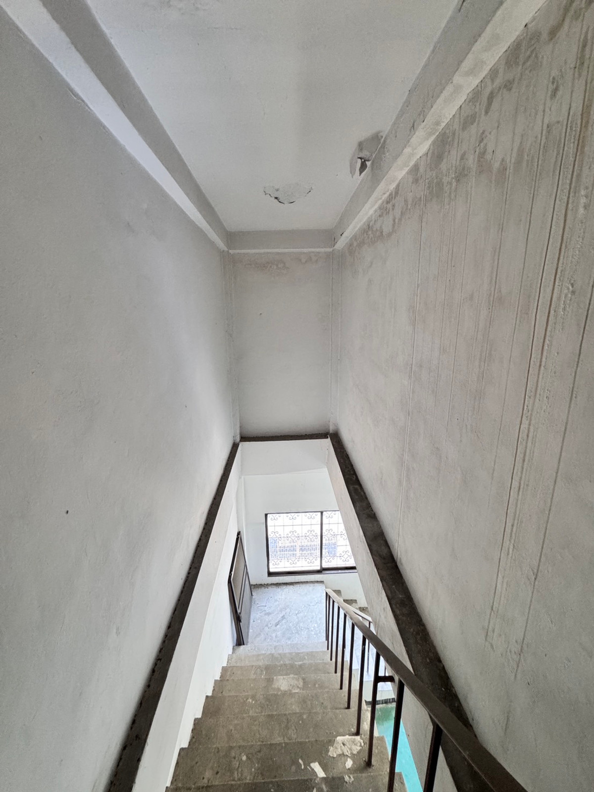 อาคารพาณิช ถ.สุขุมวิท ต.ทุ่งสุขลา อ.ศรีราชา ชลบุรี / 3 ชั้น (ขาย), Commercial building, Sukhumvit Rd, Thung Sukla Sub, Si Racha Dist, Chonburi / 3 - Storey (FOR SALE) YEAN104