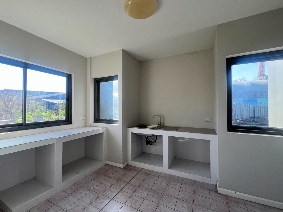 ร่มฤดี ร่มเกล้า 25/5 / 6 ห้องนอน (ขาย), Romrudee Romklao 25/5 / 6 Bedrooms (FOR SALE) BZD110