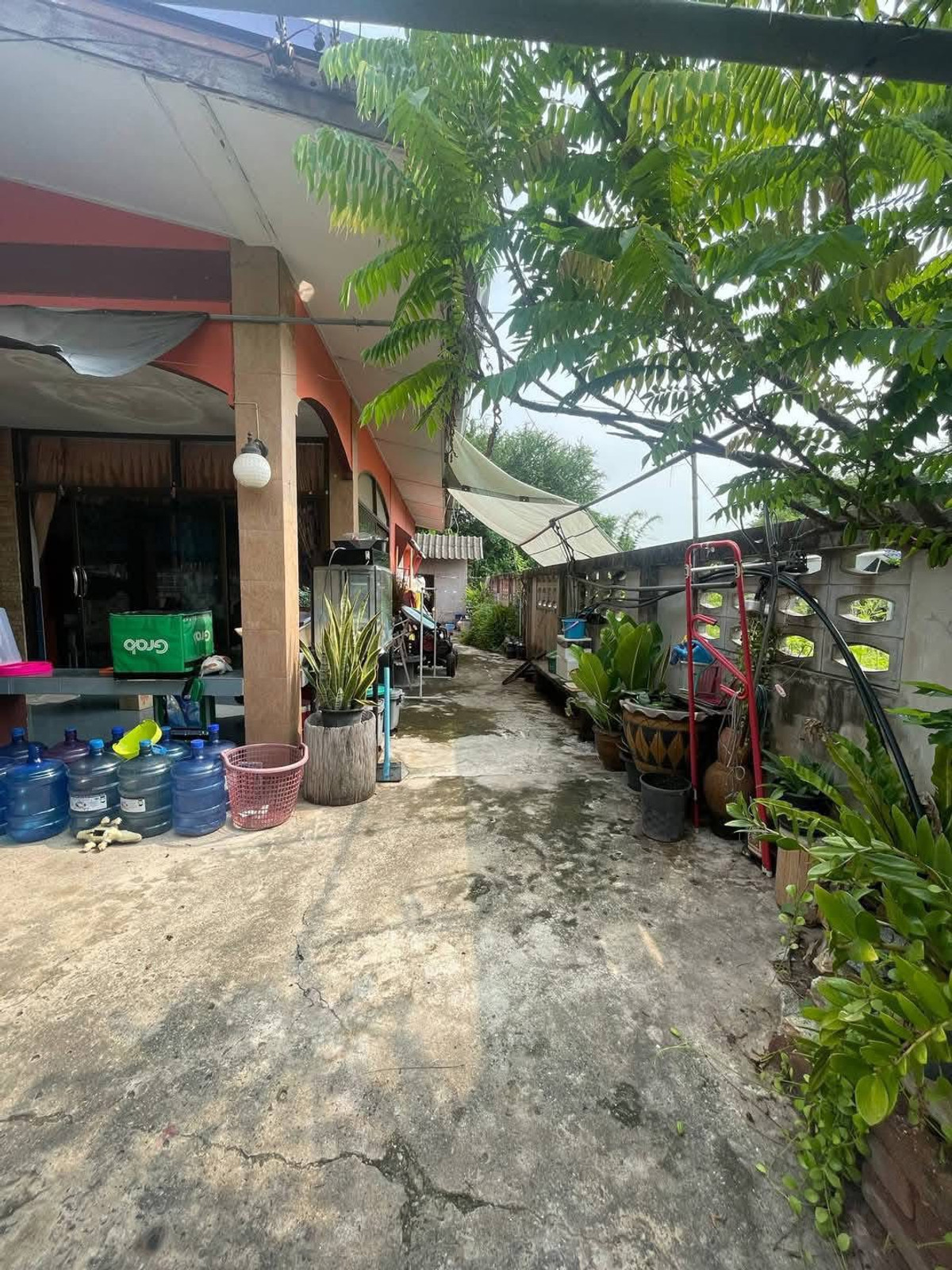 บ้านชั้นเดียว ซอยหมู่บ้านแสนรัก 3 อ.พานทอง จ.ชลบุรี / 4 ห้องนอน (ขาย), One - story house Soi Muban Saenrak 3 Phan Thong Dist, Chonburi / 4 Bedrooms (FOR SALE) YEAN016