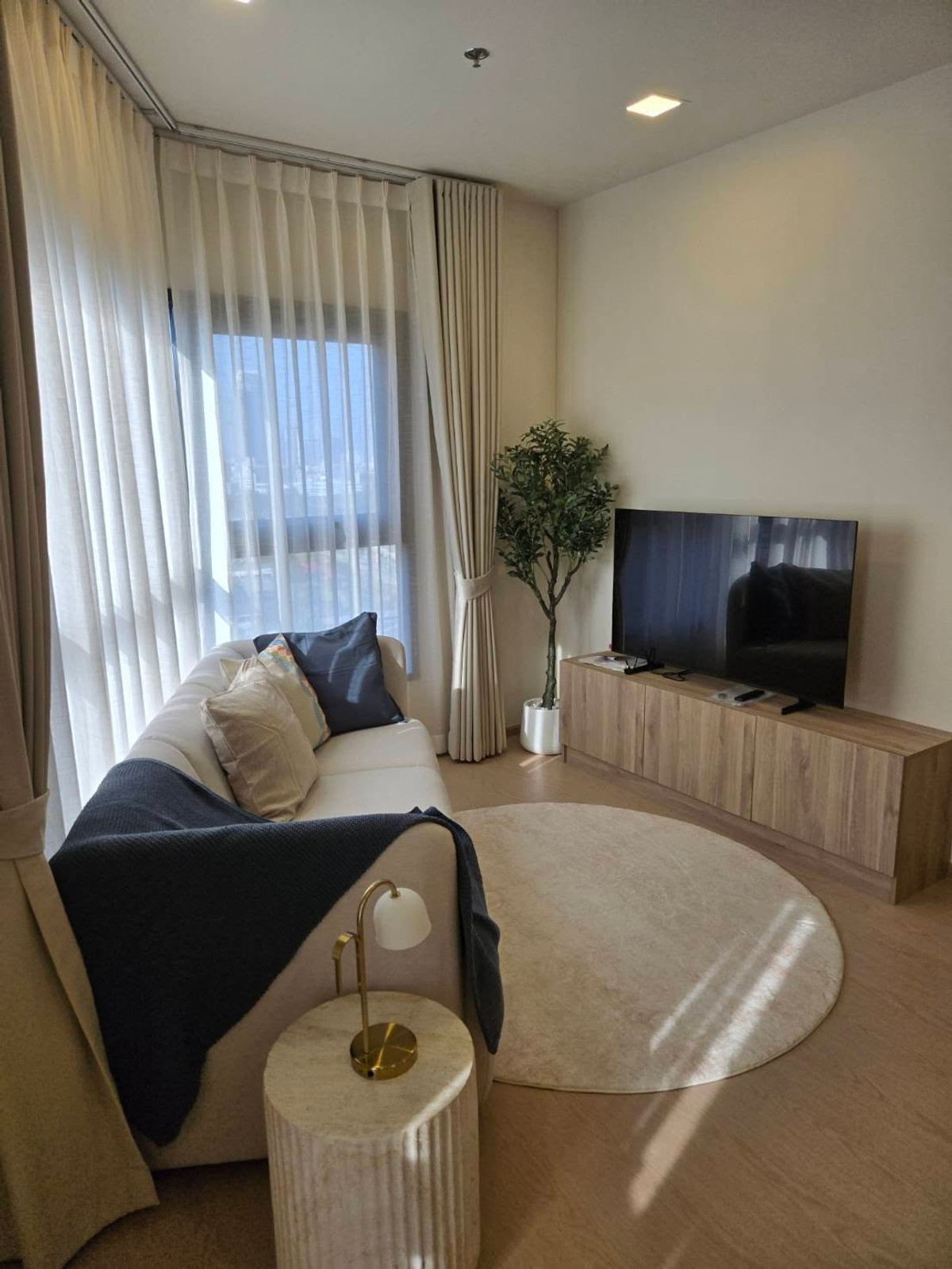 THE BASE URBAN RAMA 9 / 2 Bedrooms (SALE WITH TENANT), เดอะ เบส เออเบิร์น พระราม 9 / 2 ห้องนอน (ขายพร้อมผู้เช่า) TARN246