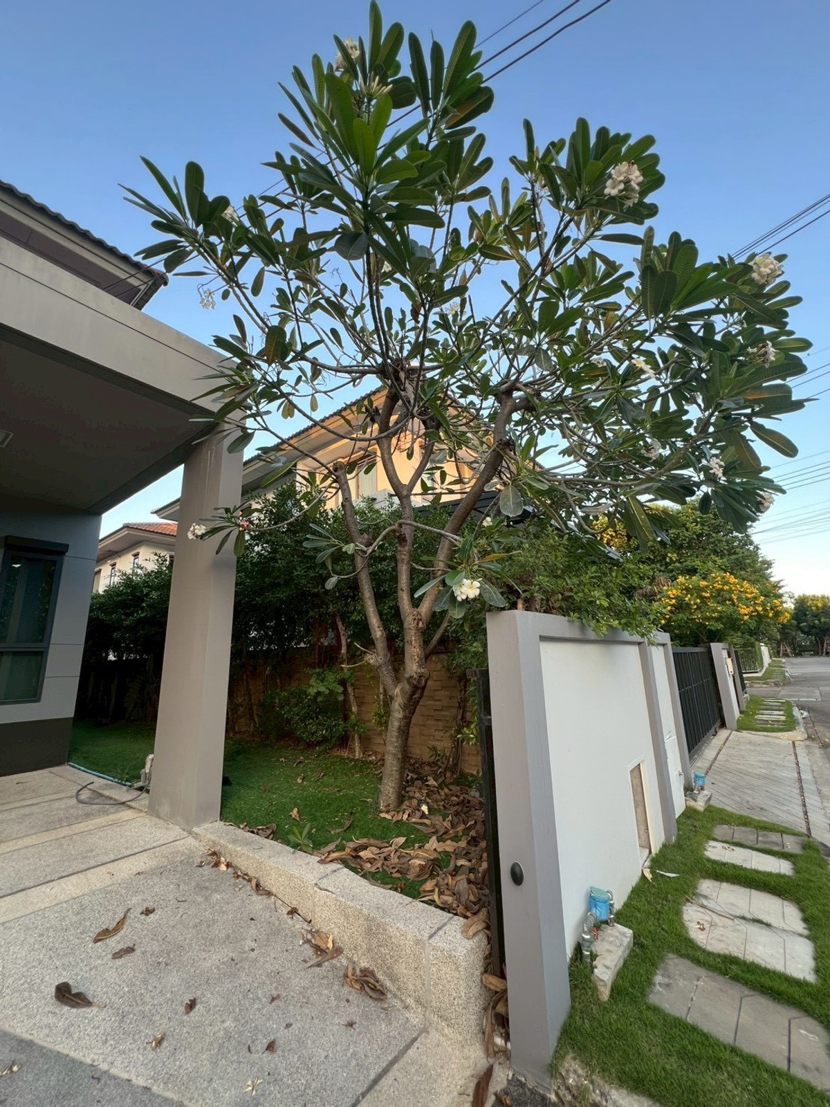 บุราสิริ วงแหวน - อ่อนนุช / 3 ห้องนอน (ขาย), Burasiri Wongwaen - Onnut / 3 Bedrooms (FOR SALE) POON172