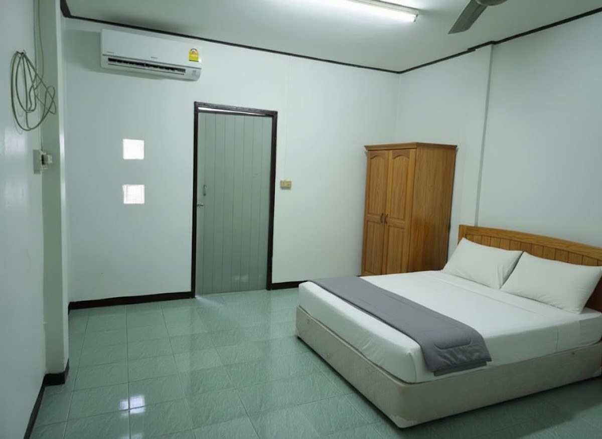 อพาร์ทเมนท์ เชื่อมสัมพันธ์ หนองจอก / 2 ชั้น (ขายพร้อมผู้เช่า), Apartment Chuamsampan Nong Chok / 2 - Storey (SALE WITH TENENT) FAHS001