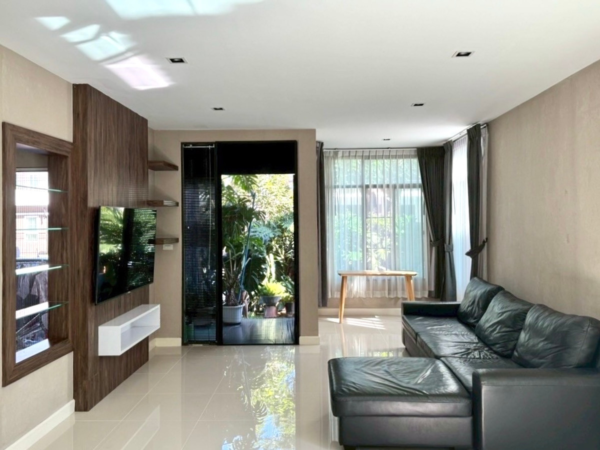 มัณฑนา อ่อนนุช - วงแหวน 4 / 3 ห้องนอน (ขาย), Manthana Onnut - Wongwan 4 / 3 Bedrooms (FOR SALE) POON147