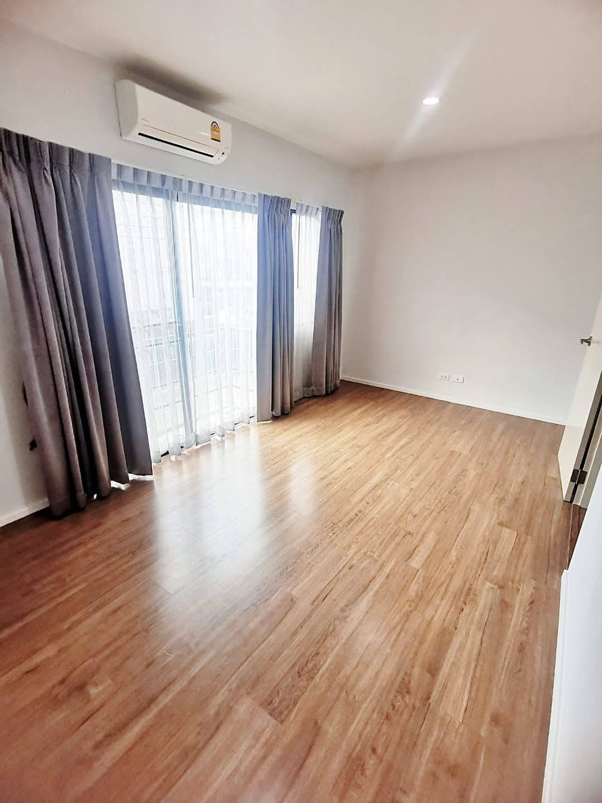 บ้านกลางเมือง ปิ่นเกล้า - จรัญฯ / 3 ห้องนอน (ขายพร้อมผู้เช่า), Baan Klang Muang Pinklao - Charan / 3 Bedrooms (SALE WITH TENENT) BALL261
