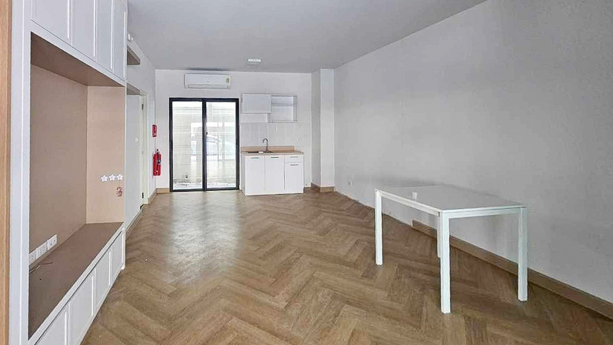 บ้านกลางเมือง สุขุมวิท - อ่อนนุช / 3 ห้องนอน (ขายพร้อมผู้เช่า), Baan Klang Muang Sukhumvit - Onnut / 3 Bedrooms (SALE WITH TENENT) FON275