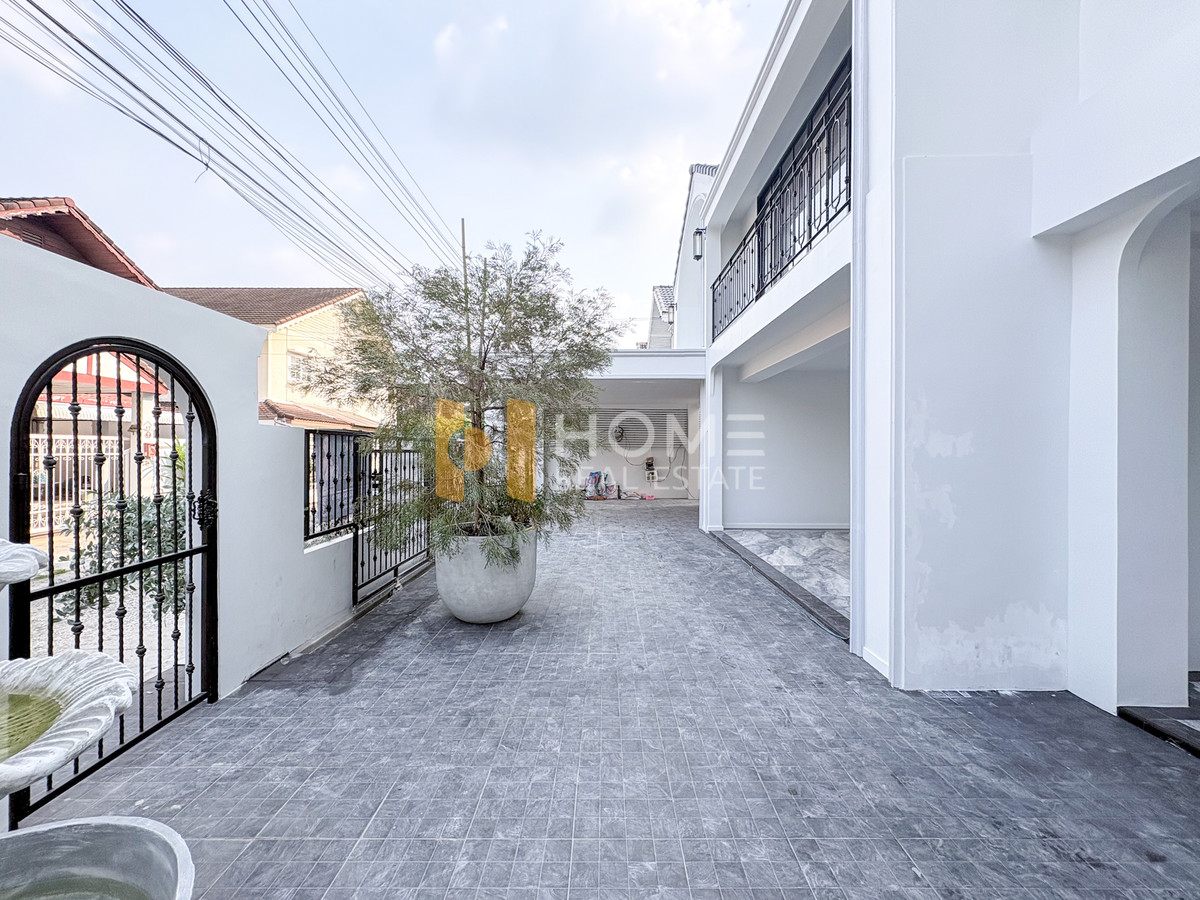 บ้านเดี่ยวพร้อมที่ดิน นาคนิวาส 48 / 5 ห้องนอน (ขาย), Single house with land Nakniwat 48 / 5 Bedrooms (FOR SALE) TPM330