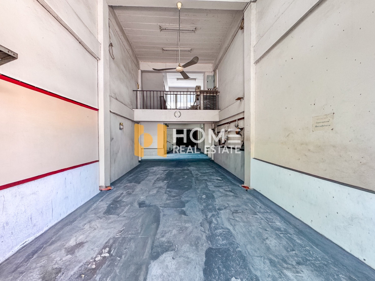 อาคารพาณิช ถ.สุขุมวิท ต.ทุ่งสุขลา อ.ศรีราชา ชลบุรี / 3 ชั้น (ขาย), Commercial building, Sukhumvit Rd, Thung Sukla Sub, Si Racha Dist, Chonburi / 3 - Storey (FOR SALE) YEAN105