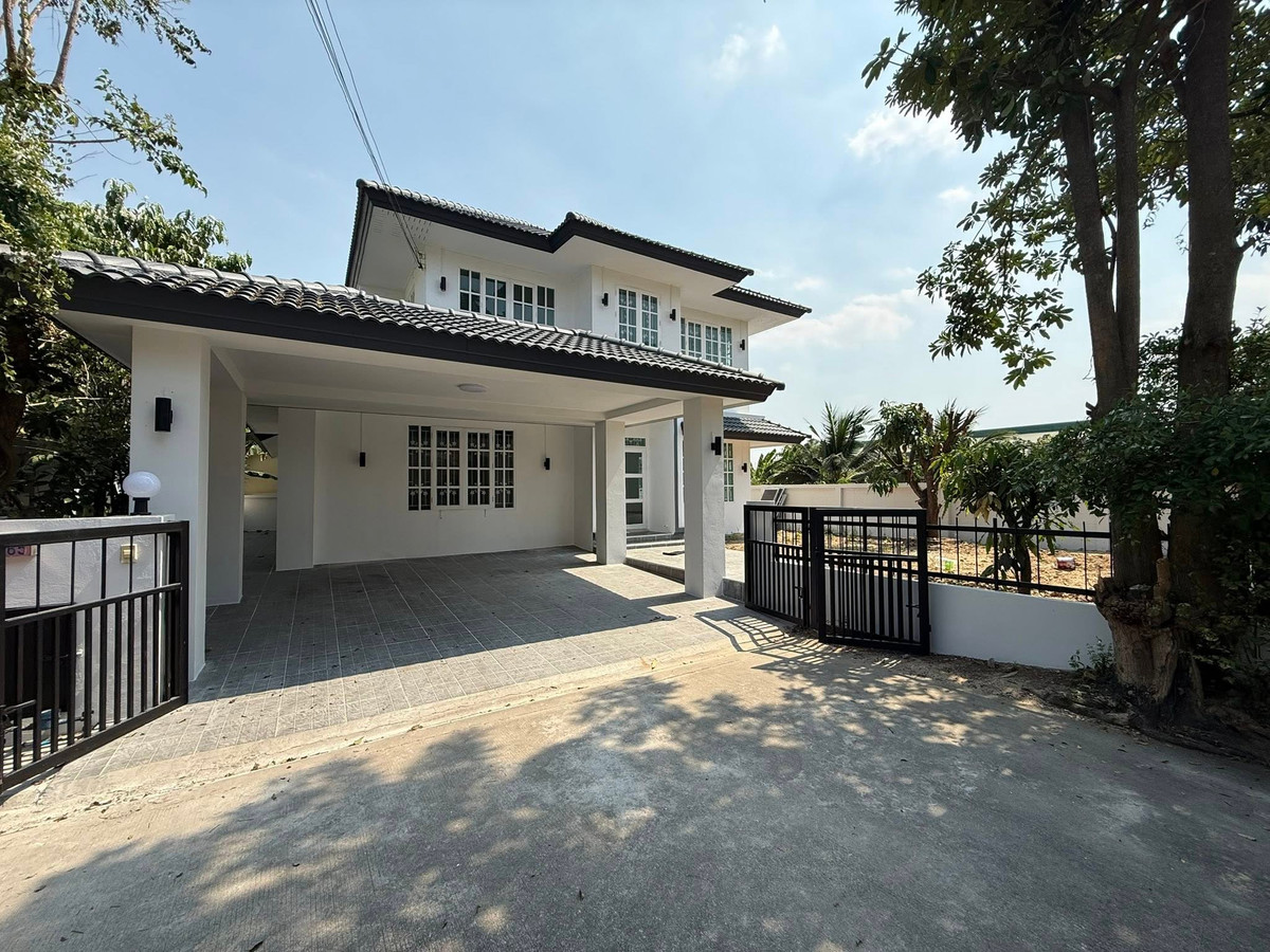 หมู่บ้านอาภากร 1 / 4 ห้องนอน (ขาย), Apakorn Village 1 / 4 Bedrooms (FOR SALE) AOM067