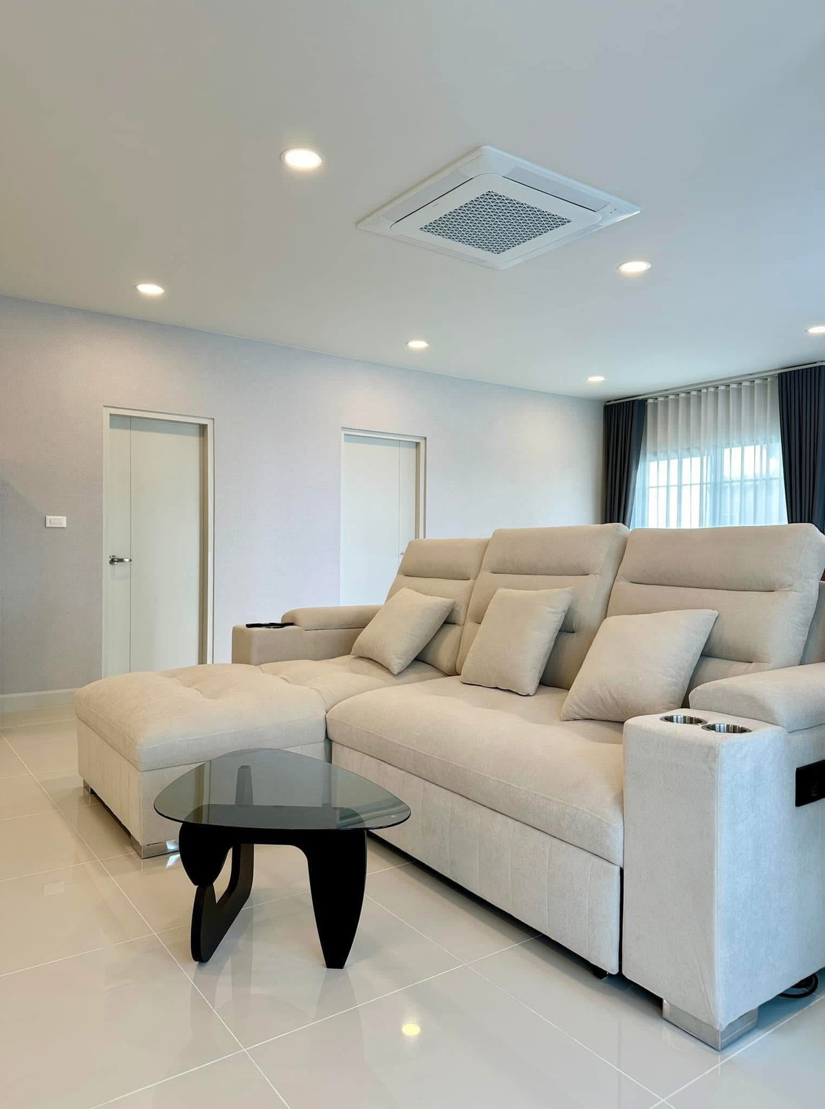 เซนโทร บางนา เฟส 2 / 4 ห้องนอน (เช่า), Centro Bangna Phase 2 / 4 Bedrooms (FOR RENT) YOK081