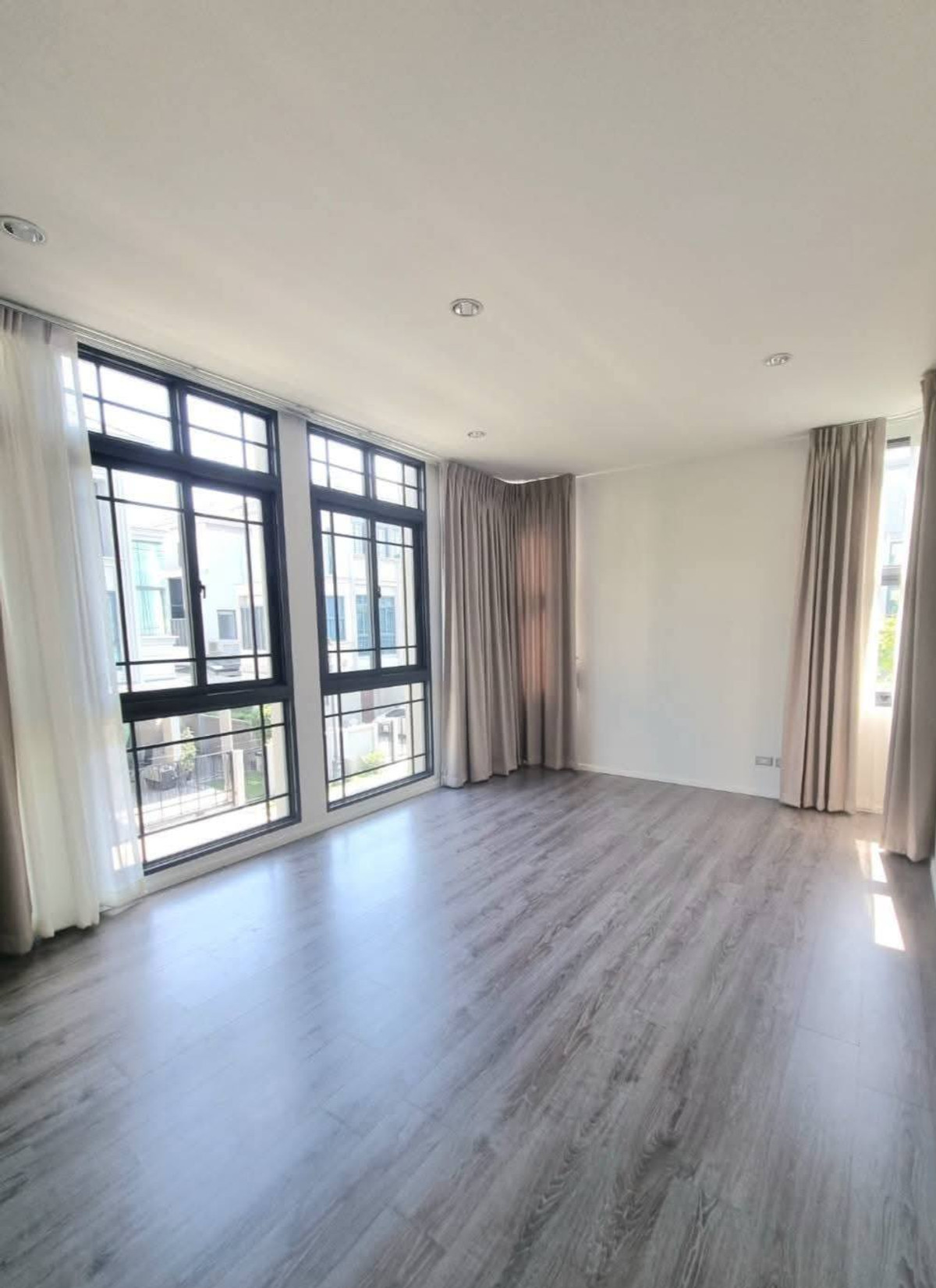 เดอะ ซอนเน่ ศรีนครินทร์ บางนา / 4 (ขาย), The Sonne Srinakarin-Bangna / 4 Bedrooms (FOR SALE) YOK079