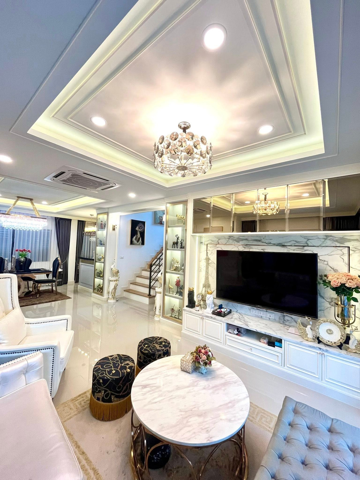 เซนโทร ราชพฤกษ์ - สวนผัก 2 / 4 ห้องนอน (ขาย), CENTRO Ratchapruek - Suanpak 2 / 4 Bedrooms (FOR SALE) AOM073