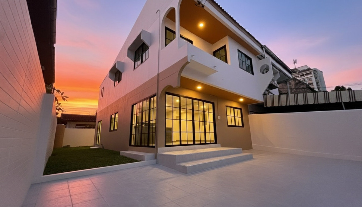 หมู่บ้าน ถาวรนิเวศน์ 2 / 4 ห้องนอน (ขาย), Moo Baan Thavorn Niwet 2 / 4 Bedrooms (FOR SALE) YOK084