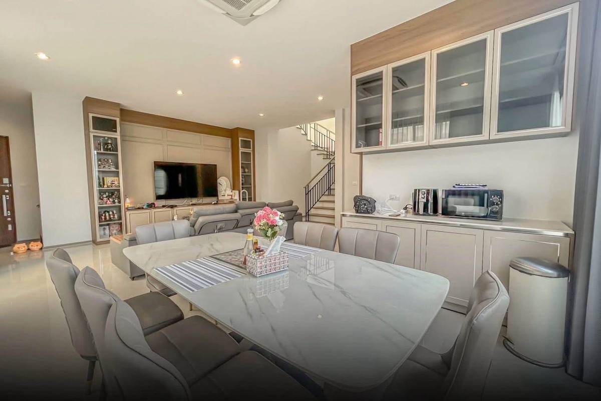 แอร์รี่ ศรีนครินทร์ - กรุงเทพกรีฑา / 5 ห้องนอน (ขายพร้อมผู้เช่า), AERIE Srinakarin - Krungthep Kreetha / 5 Bedrooms (SALE WITH TENENT) BZD146