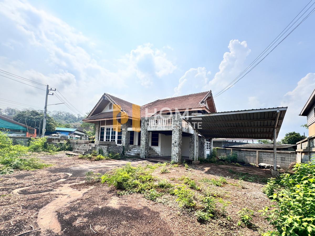 ที่ดินพร้อมบ้าน 121 ตารางวา บ้านไร่ดินแดงซอย 9 / 4 ห้องนอน (ขาย), Land with house 121 square wah Ban Rai Din Daeng Soi 9 / 4 Bedrooms (FOR SALE) YEAN128