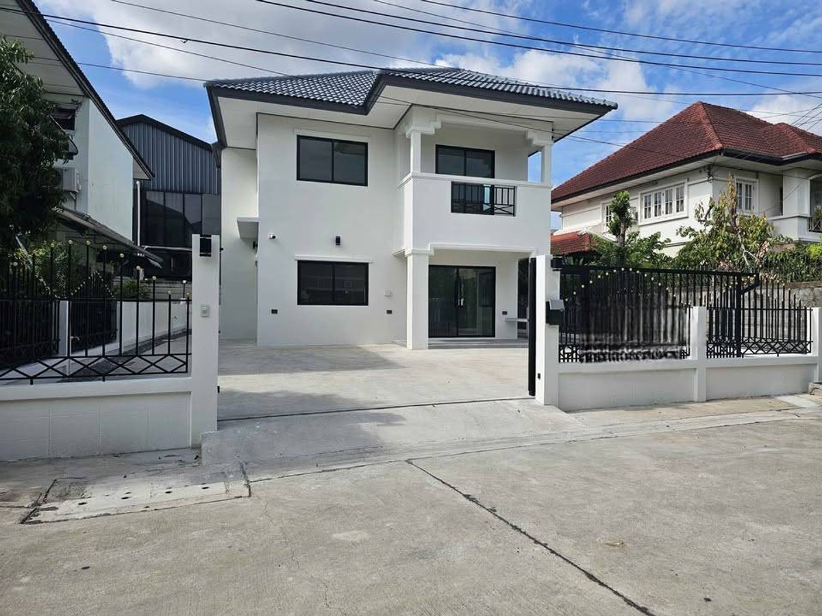 บ้านพุทธมณฑล สาย1 ชอยราชมนตรี 2 / 3 ห้องนอน (ขาย), Baan Phutthamonthon Sai 1 Choi Ratchamontri 2  / 3 Bedrooms (FOR SALE) AOM080