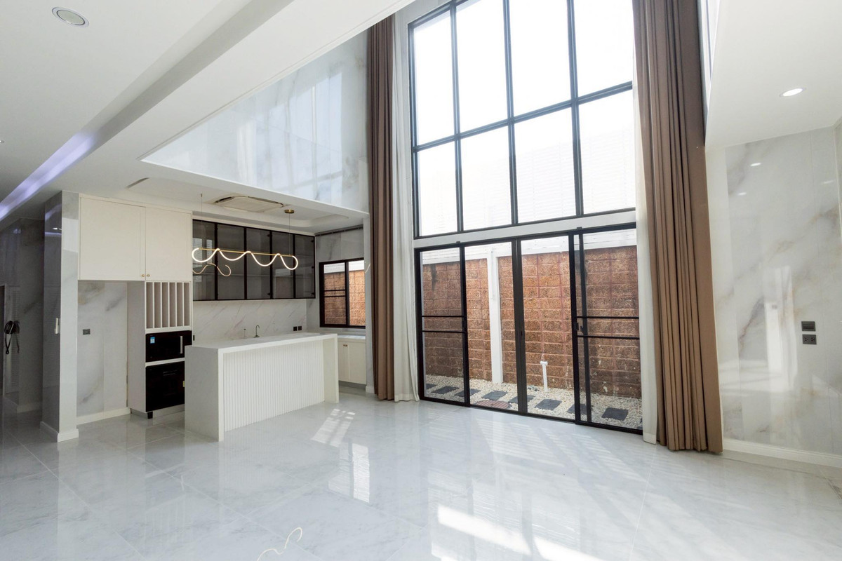 แกรนด์ บางกอก บูเลอวาร์ด ศรีนครินทร์ / 5 ห้องนอน (ขาย), Grand Bangkok Boulevard Srinakarin / 5 Bedrooms (FOR SALE) FON283