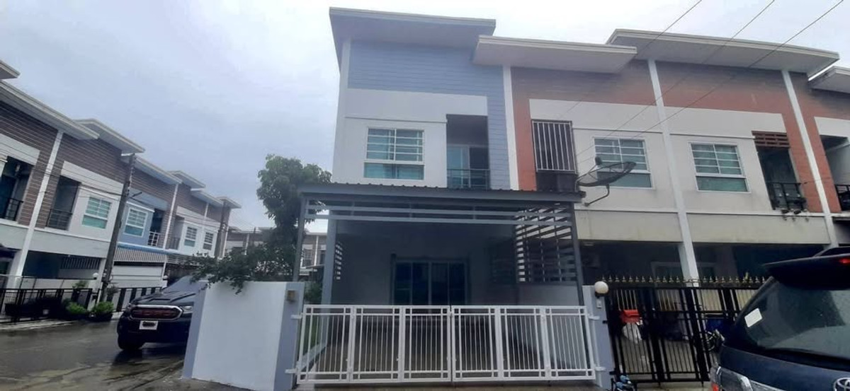 ทาวน์โฮม หมู่บ้าน พรเทพ การ์เด้น วิลล์ 9 / 3 ห้องนอน (ขาย), Townhome Pornthep Garden Ville 9 / 3 Bedrooms (FOR SALE) BEWN109