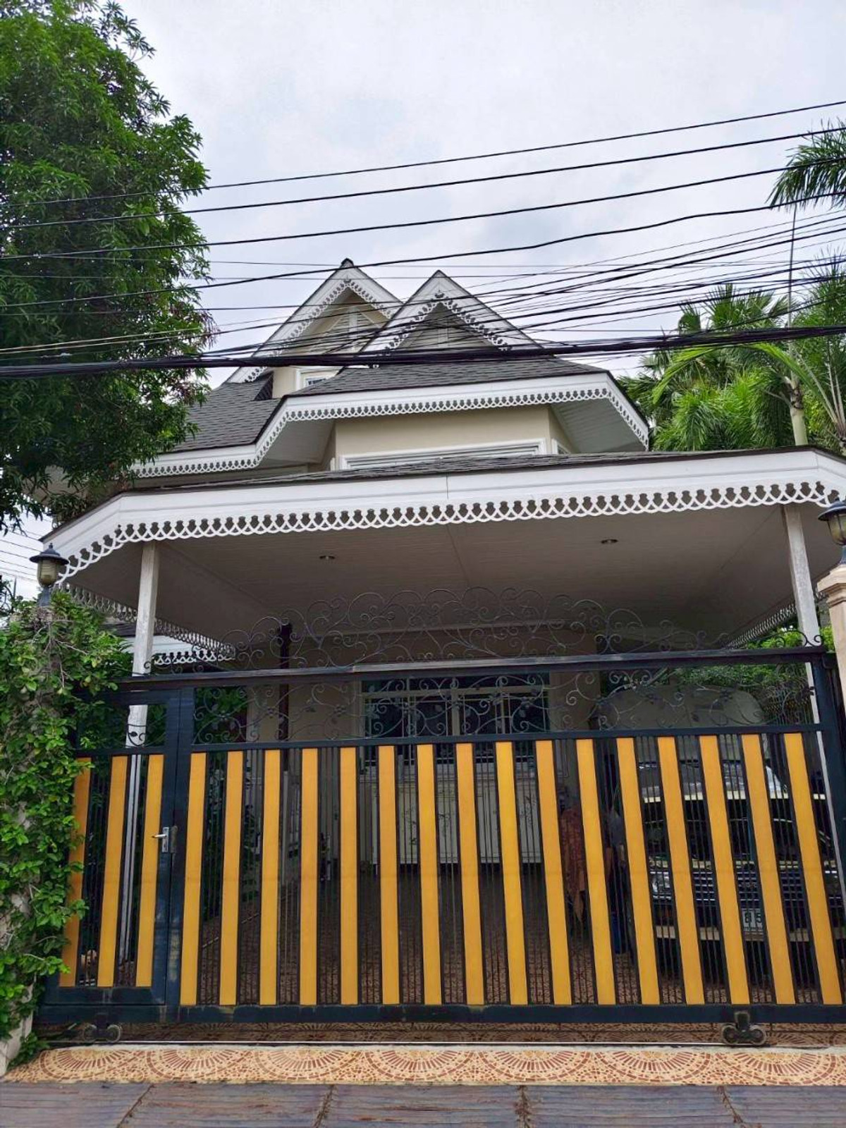 บ้านเดี่ยว ซอยแบริ่ง 26 / 4 ห้องนอน (ขาย), Single house Soi Bearing 26 / 4 Bedrooms (FOR SALE) YOK098