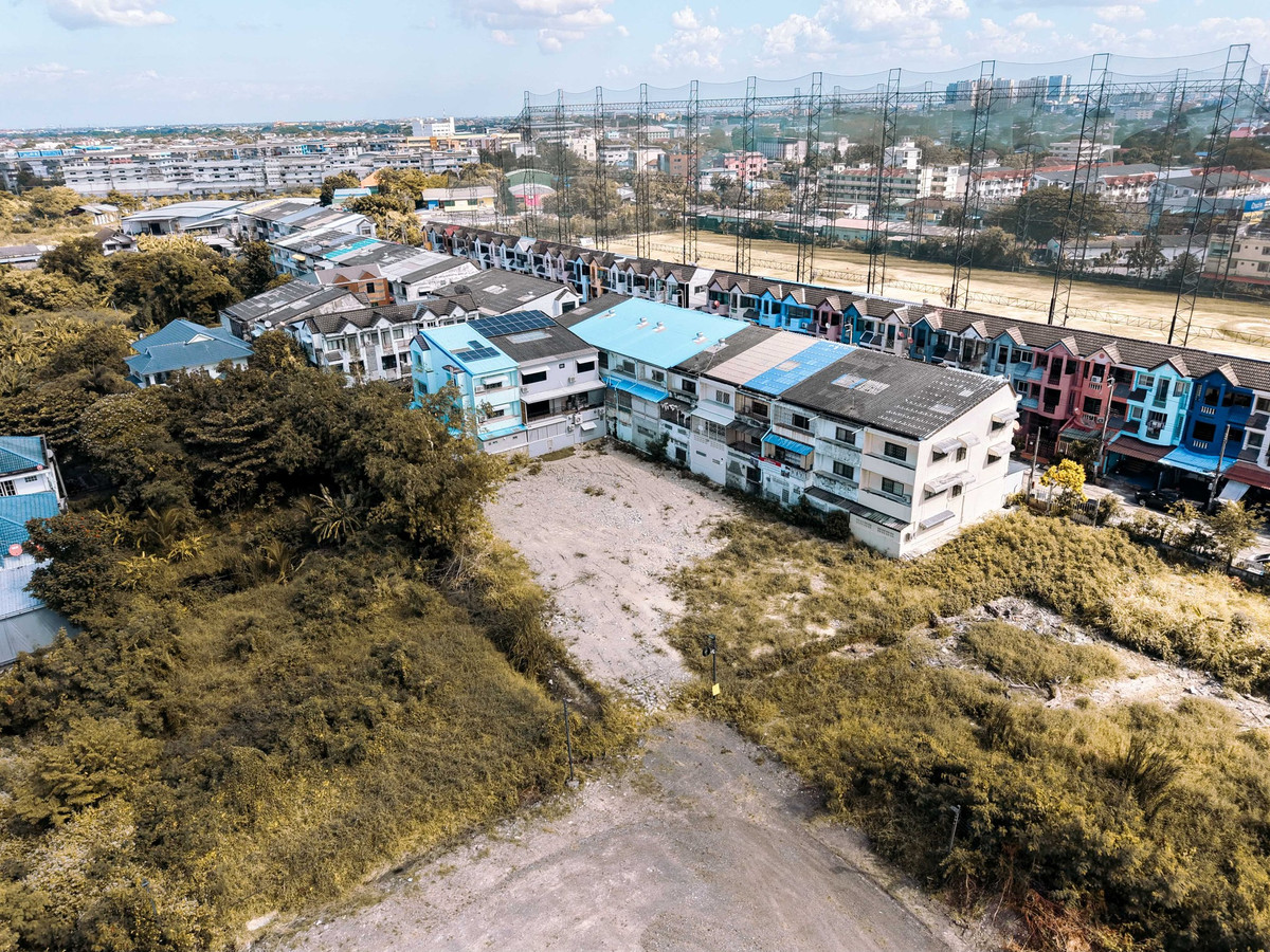 ที่ดินรามอินทรา 40 แยก 6 / (ขาย), Land Ramintra 40 Intersection 6 / (FOR SALE) FAHS025