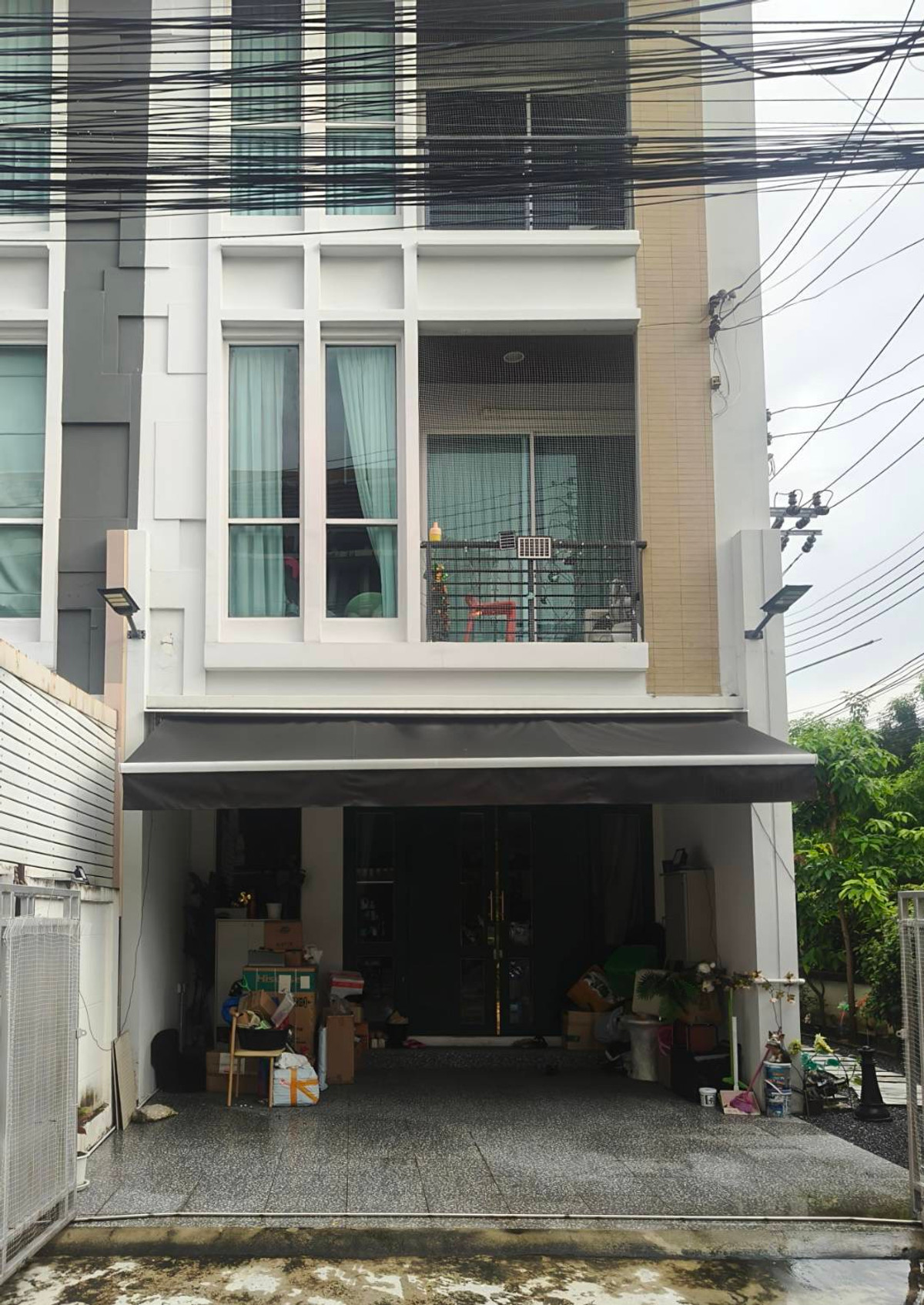 ทาวน์โฮม บ้านกลางเมือง ลาดพร้าว 87 / 3 ห้องนอน (ขาย), Townhome Baan Klang Muang Ladprao 87 / 3 Bedrooms (FOR SALE) FAHS033