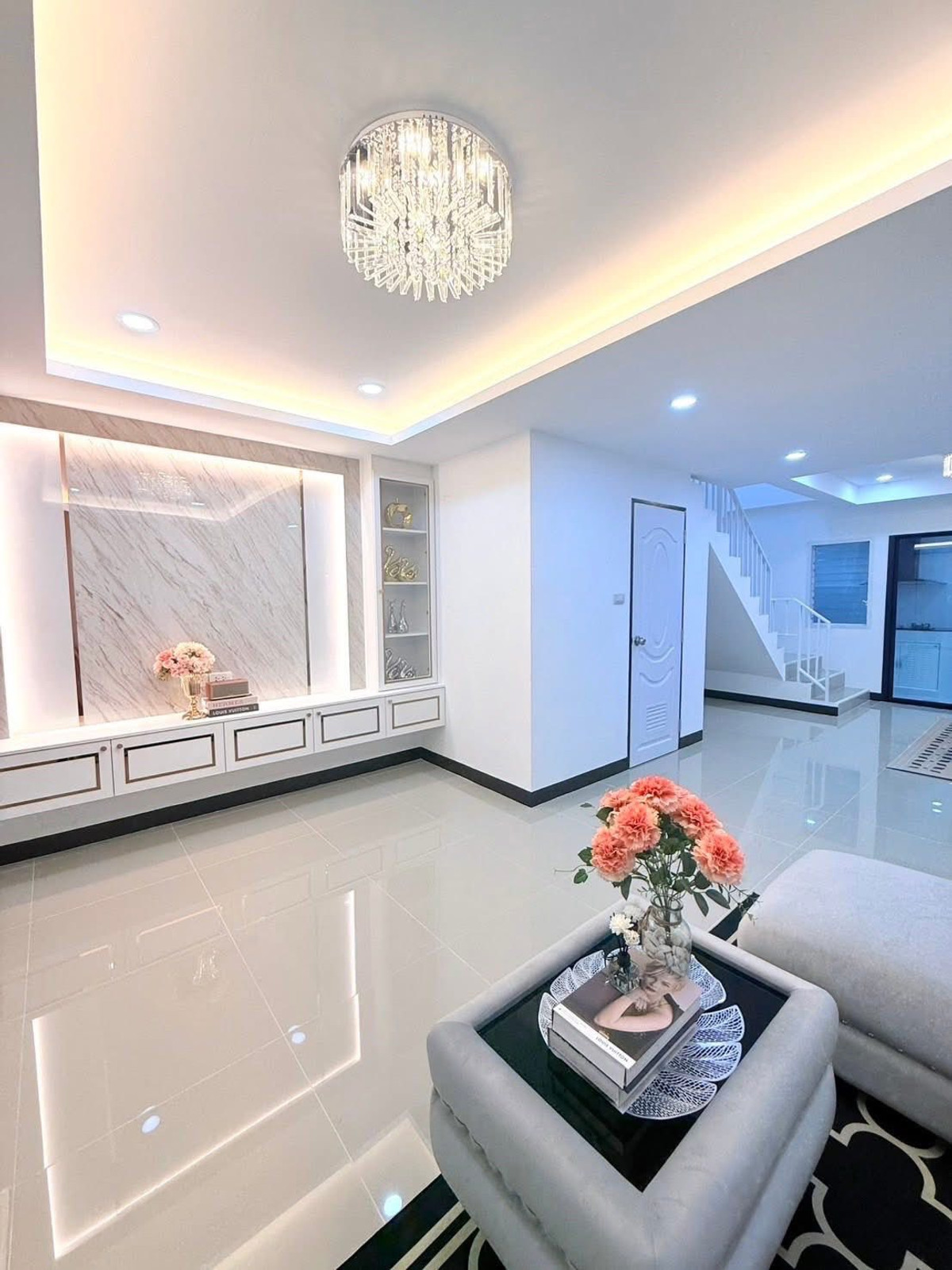 ทาวน์โฮม หมู่บ้านรัตนากรวิลเลจ 10 / 3 ห้องนอน (ขาย), Townhome Rattanakon Village 10 / 3 Bedrooms (FOR SALE) BEWN117