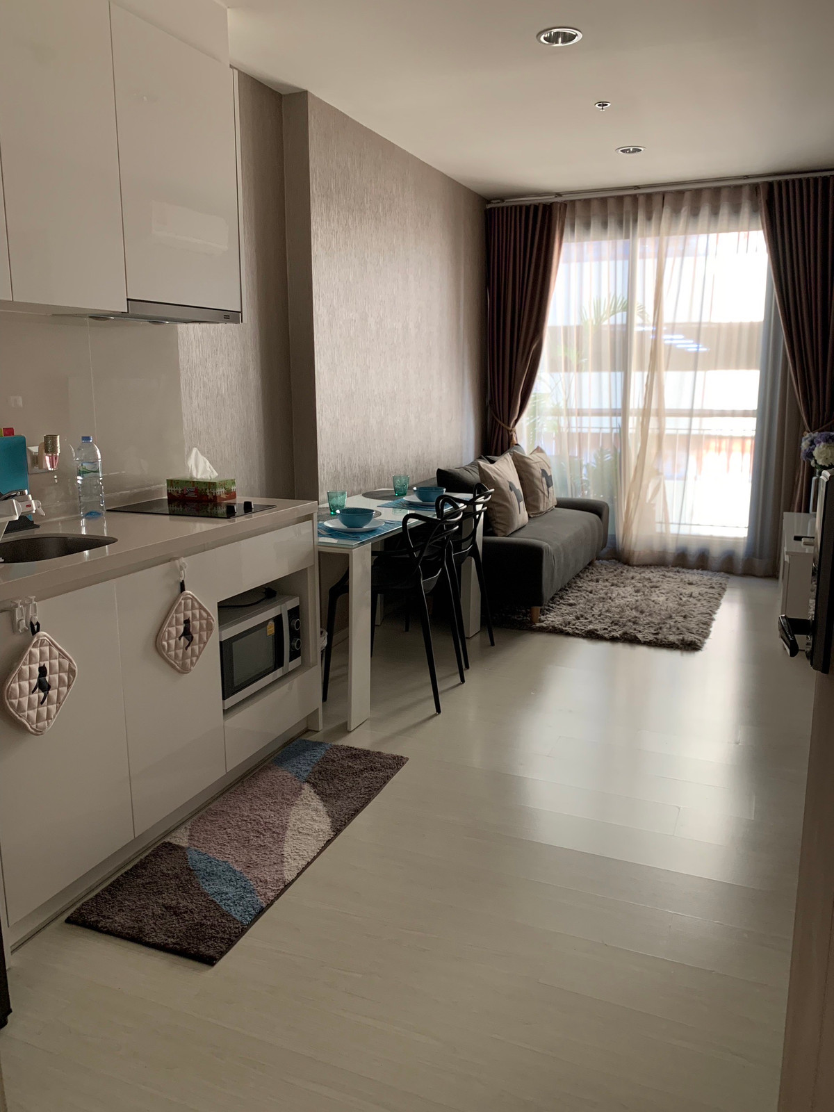 Rhythm Sukhumvit 42 / 1 Bedroom (SALE WITH TENENT), ริทึ่ม สุขุมวิท 42 / 1 ห้องนอน (ขายพร้อมผู้เช่า) JSMN012